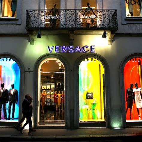 moda versace milano|versace boutique milan.